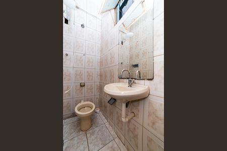 Casa à venda com 452m², 2 quartos e 4 vagas Casa à venda com 452m², 2 quartos e 4 vagasBanheiro