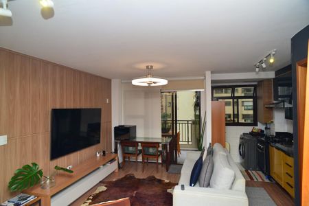 Sala de apartamento à venda com 2 quartos, 65m² em Barra da Tijuca, Rio de Janeiro