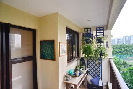 Apartamento à venda com 65m², 2 quartos e 1 vagaVaranda