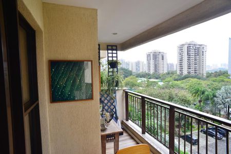 Varanda de apartamento à venda com 2 quartos, 65m² em Barra da Tijuca, Rio de Janeiro