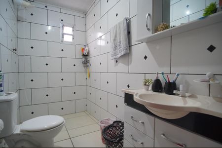 Casa para alugar com 64m², 2 quartos e 2 vagasBanheiro