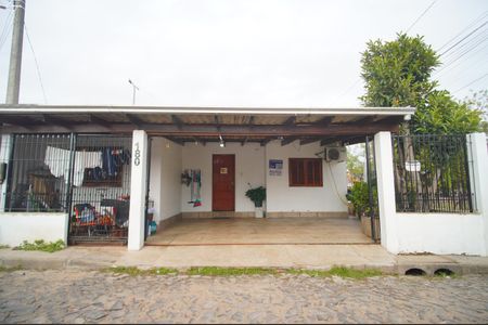 Casa para alugar com 64m², 2 quartos e 2 vagasFachada