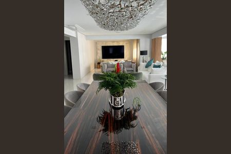 Apartamento à venda com 3 quartos, 248m² em Vila Uberabinha, São Paulo