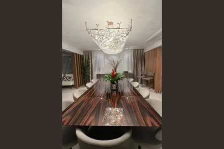 Apartamento à venda com 3 quartos, 248m² em Vila Uberabinha, São Paulo