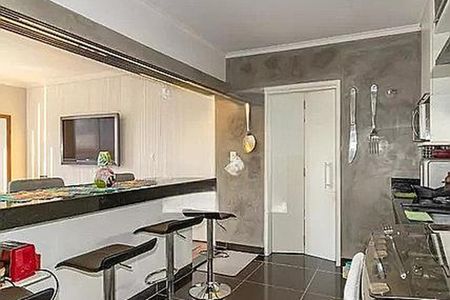 Apartamento para alugar com 220m², 3 quartos e 2 vagas