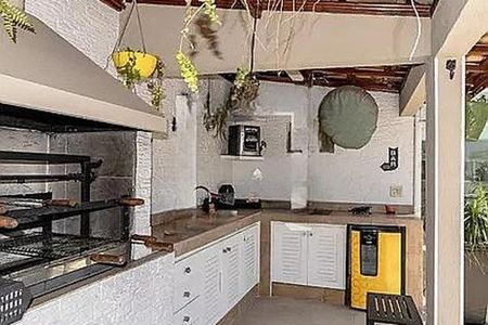 Apartamento para alugar com 220m², 3 quartos e 2 vagas