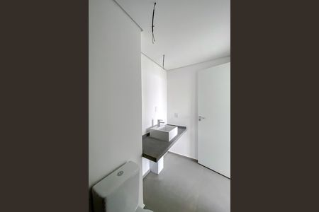 Apartamento à venda com 84m², 2 quartos e 2 vagas Apartamento à venda com 84m², 2 quartos e 2 vagasBanheiro da Suíte