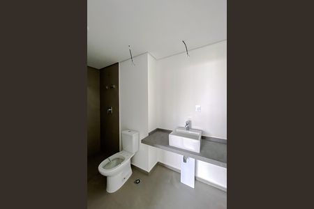 Apartamento à venda com 84m², 2 quartos e 2 vagas Apartamento à venda com 84m², 2 quartos e 2 vagasBanheiro da Suíte