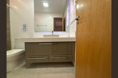 Apartamento à venda com 78m², 2 quartos e sem vaga Apartamento à venda com 78m², 2 quartos e sem vagaBanheiro social