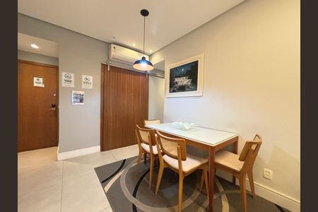 Apartamento à venda com 78m², 2 quartos e sem vaga Apartamento à venda com 78m², 2 quartos e sem vagaSala