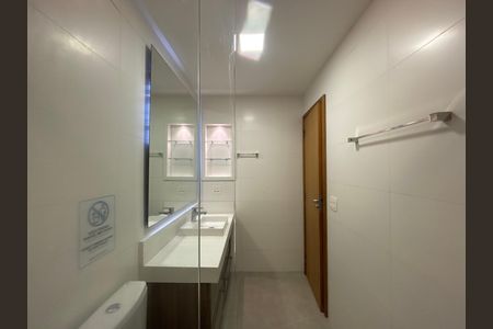 Apartamento à venda com 78m², 2 quartos e sem vaga Apartamento à venda com 78m², 2 quartos e sem vagaBanheiro social