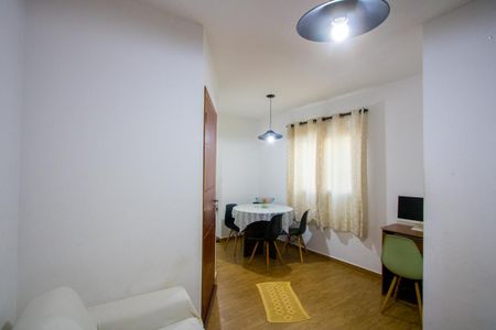 Apartamento à venda com 82m², 2 quartos e 1 vaga Apartamento à venda com 82m², 2 quartos e 1 vagaSala