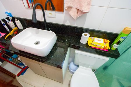 Apartamento à venda com 82m², 2 quartos e 1 vaga Apartamento à venda com 82m², 2 quartos e 1 vagaBanheiro