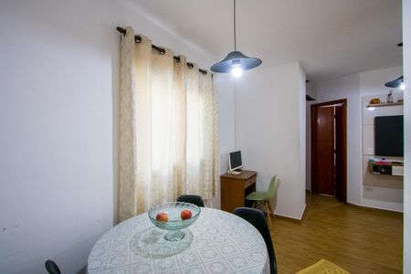 Apartamento à venda com 82m², 2 quartos e 1 vaga Apartamento à venda com 82m², 2 quartos e 1 vagaSala
