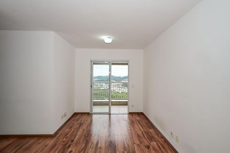Sala de apartamento para alugar com 3 quartos, 72m² em Jardim Maria Rosa, Taboão da Serra