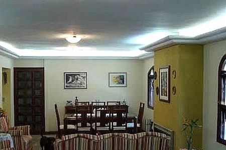 Casa à venda com 4 quartos, 350m² em Vila Albertina, São Paulo