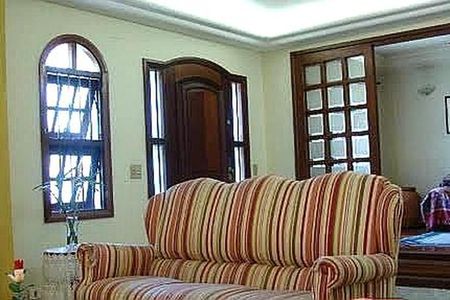 Casa à venda com 4 quartos, 350m² em Vila Albertina, São Paulo