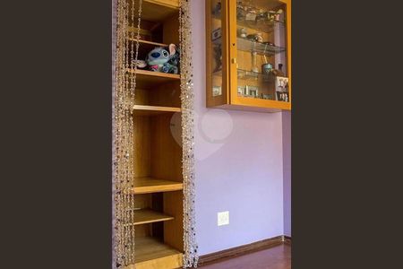 Casa à venda com 4 quartos, 300m² em City América, São Paulo
