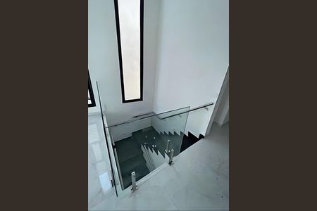 Casa à venda com 228m², 4 quartos e 4 vagas