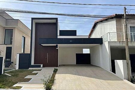 Casa à venda com 228m², 4 quartos e 4 vagas