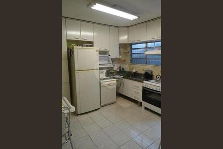 Casa à venda com 107m², 3 quartos e 3 vagas