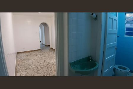 Casa à venda com 130m², 3 quartos e 2 vagas Casa à venda com 130m², 3 quartos e 2 vagasBanheiro