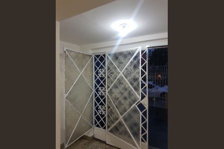 Casa à venda com 130m², 3 quartos e 2 vagas Casa à venda com 130m², 3 quartos e 2 vagasSala