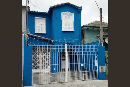 Casa à venda com 130m², 3 quartos e 2 vagas Casa à venda com 130m², 3 quartos e 2 vagasFachada
