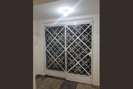Casa à venda com 130m², 3 quartos e 2 vagas Casa à venda com 130m², 3 quartos e 2 vagasSala