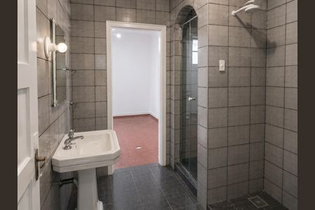 Casa à venda com 130m², 3 quartos e 2 vagas Casa à venda com 130m², 3 quartos e 2 vagasBanheiro