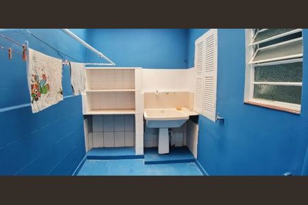 Casa à venda com 130m², 3 quartos e 2 vagas Casa à venda com 130m², 3 quartos e 2 vagasBanheiro