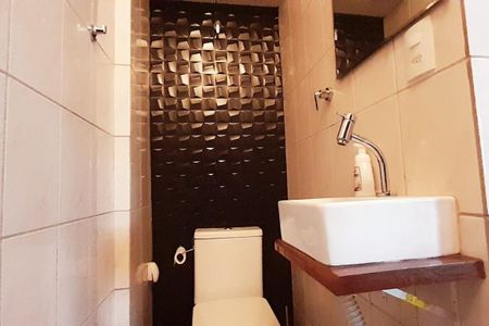 Casa à venda com 3 quartos, 192m² em Vila Dorna, São Paulo