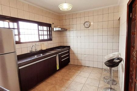 Casa à venda com 192m², 3 quartos e 8 vagas