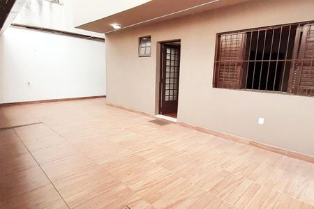Casa à venda com 192m², 3 quartos e 8 vagas