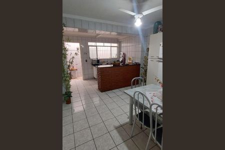 Casa à venda com 71m², 2 quartos e 2 vagas