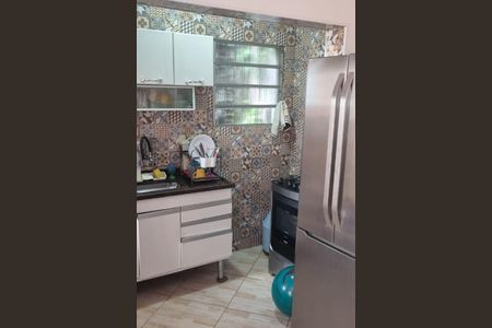 Casa à venda com 2 quartos, 130m² em Vila Serralheiro, São Paulo