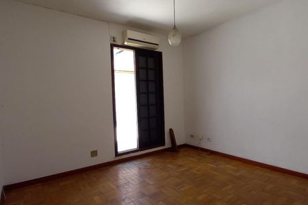 Casa à venda com 3 quartos, 134m² em Jardim Rosa Maria, São Paulo