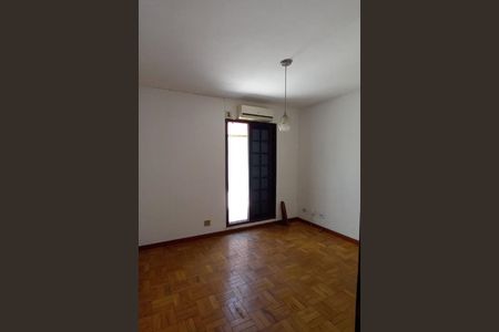 Casa à venda com 134m², 3 quartos e 2 vagas
