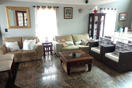 Casa à venda com 4 quartos, 275m² em Aldeia da Serra, Barueri