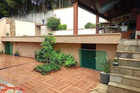 Casa à venda com 275m², 4 quartos e 6 vagas