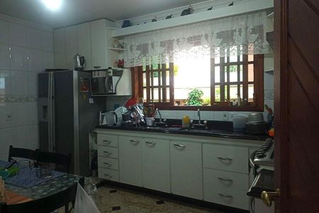 Casa à venda com 275m², 4 quartos e 6 vagas