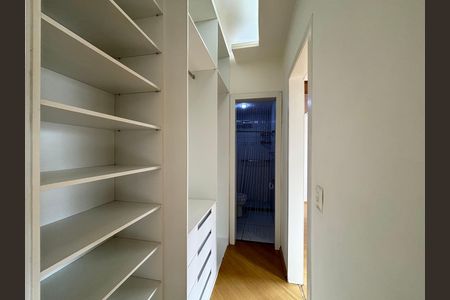 Apartamento para alugar com 55m², 1 quarto e 1 vagaSuíte - closet