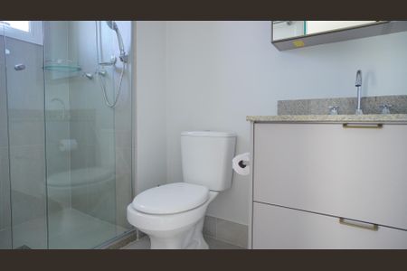 Banheiro  de apartamento para alugar com 1 quarto, 43m² em Passo D’areia, Porto Alegre