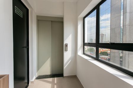 Apartamento para alugar com 50m², 1 quarto e sem vaga Apartamento para alugar com 50m², 1 quarto e sem vagaÁrea Comum - Elevador