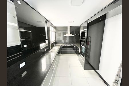 Apartamento à venda com 208m², 3 quartos e 1 vaga Apartamento à venda com 208m², 3 quartos e 1 vagaCozinha