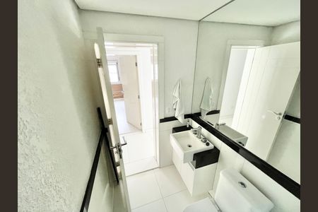 Apartamento à venda com 208m², 3 quartos e 1 vaga Apartamento à venda com 208m², 3 quartos e 1 vagaBanheiro Social