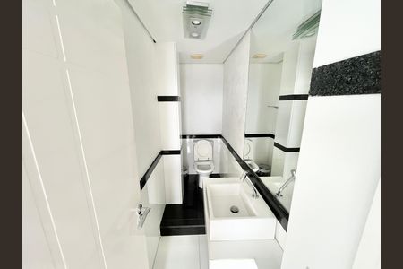 Apartamento à venda com 208m², 3 quartos e 1 vaga Apartamento à venda com 208m², 3 quartos e 1 vagaLavabo