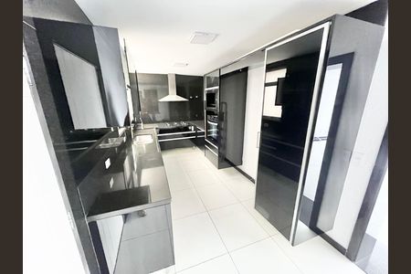Apartamento à venda com 208m², 3 quartos e 1 vaga Apartamento à venda com 208m², 3 quartos e 1 vagaCozinha