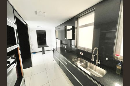 Apartamento à venda com 208m², 3 quartos e 1 vaga Apartamento à venda com 208m², 3 quartos e 1 vagaCozinha