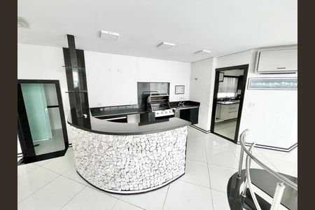 Apartamento à venda com 208m², 3 quartos e 1 vaga Apartamento à venda com 208m², 3 quartos e 1 vagaEspaço Gourmet
